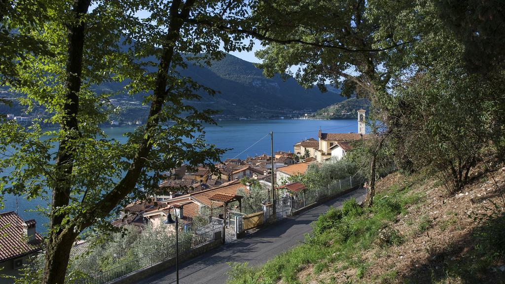 Appartement L'Isola Dei Sapori à Monte Isola Chambre photo